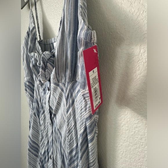 Stripped tight fairy styled midi dress - Picture 8 of 9